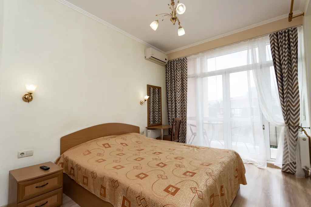 Просторная 2-комнатная квартира с видом на курорт — аренда посуточно в Алушта