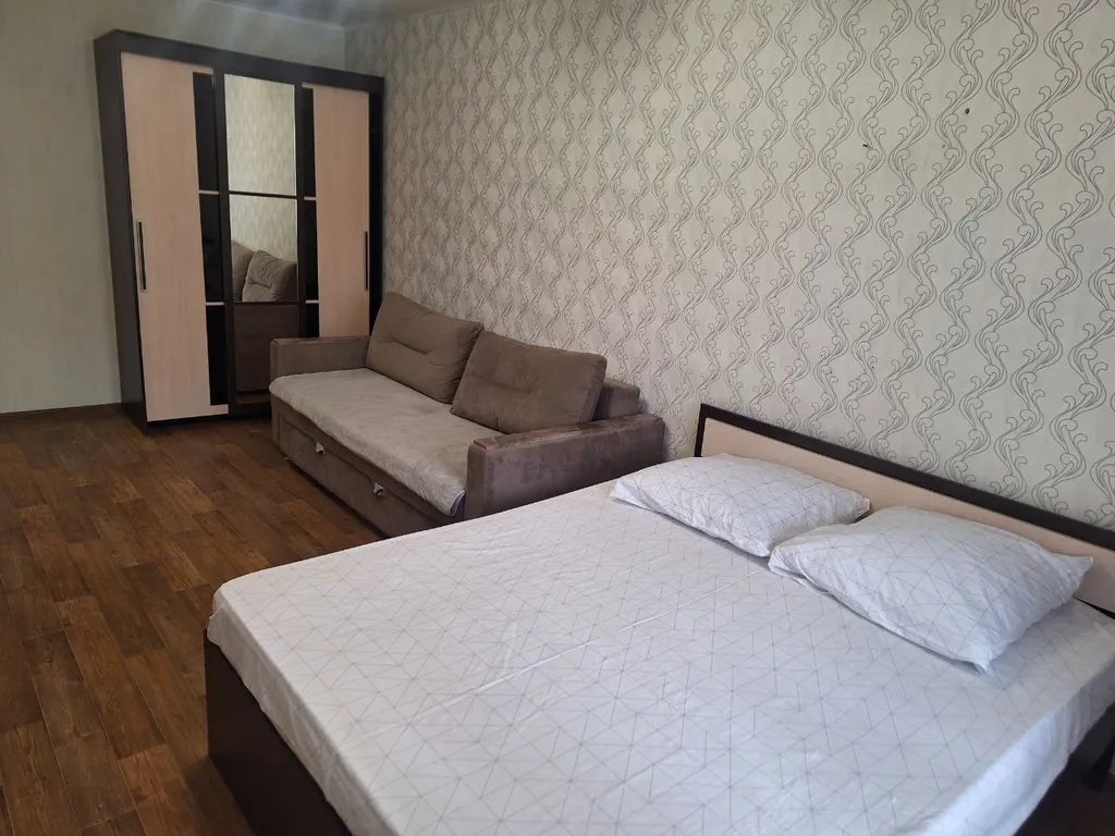 Квартира рядом с СК Юпитер и Кристалл