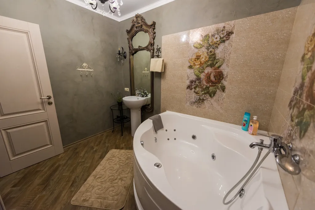 Элитная квартира с джакузи у Волги