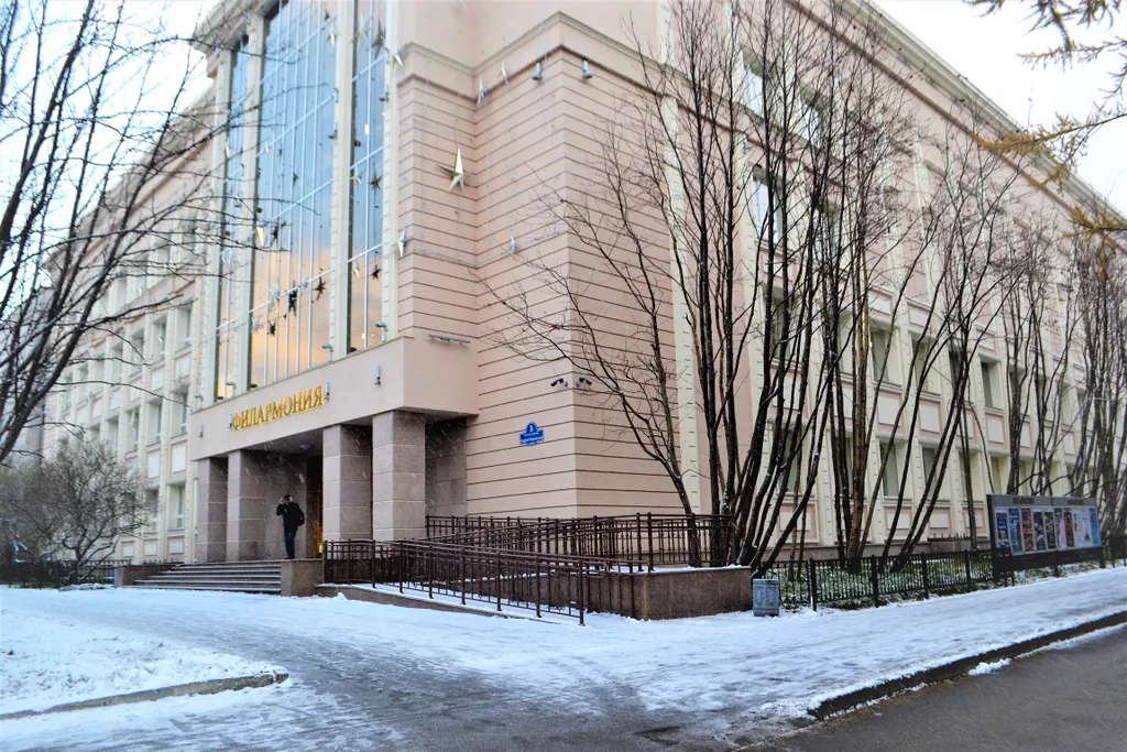 Просторная студийного плана двушка на Пяти Углах