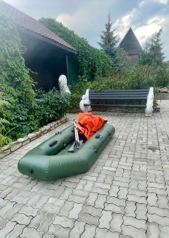 Уютный дом на берегу реки Кама