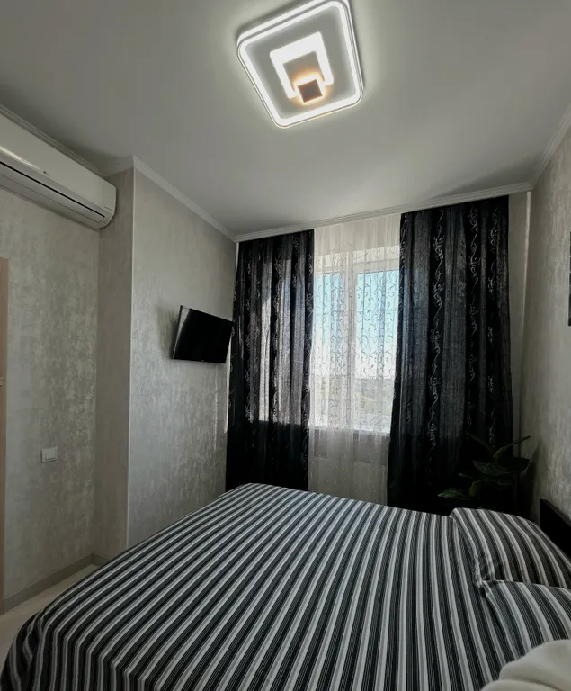 Современная в новом ЖК с водой