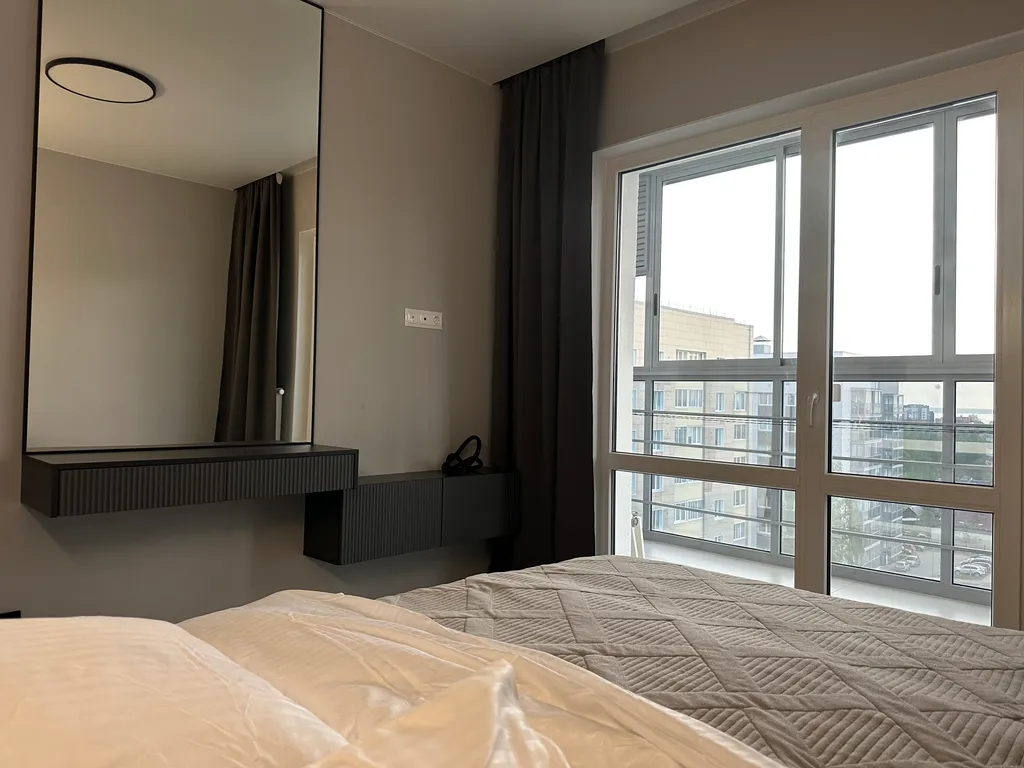 Видовая четырехкомнатная квартира в расширенном центре