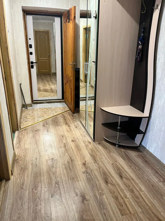 Однокомнатная квартира в районе ЖД вокзала со всеми удобствами и мебелью