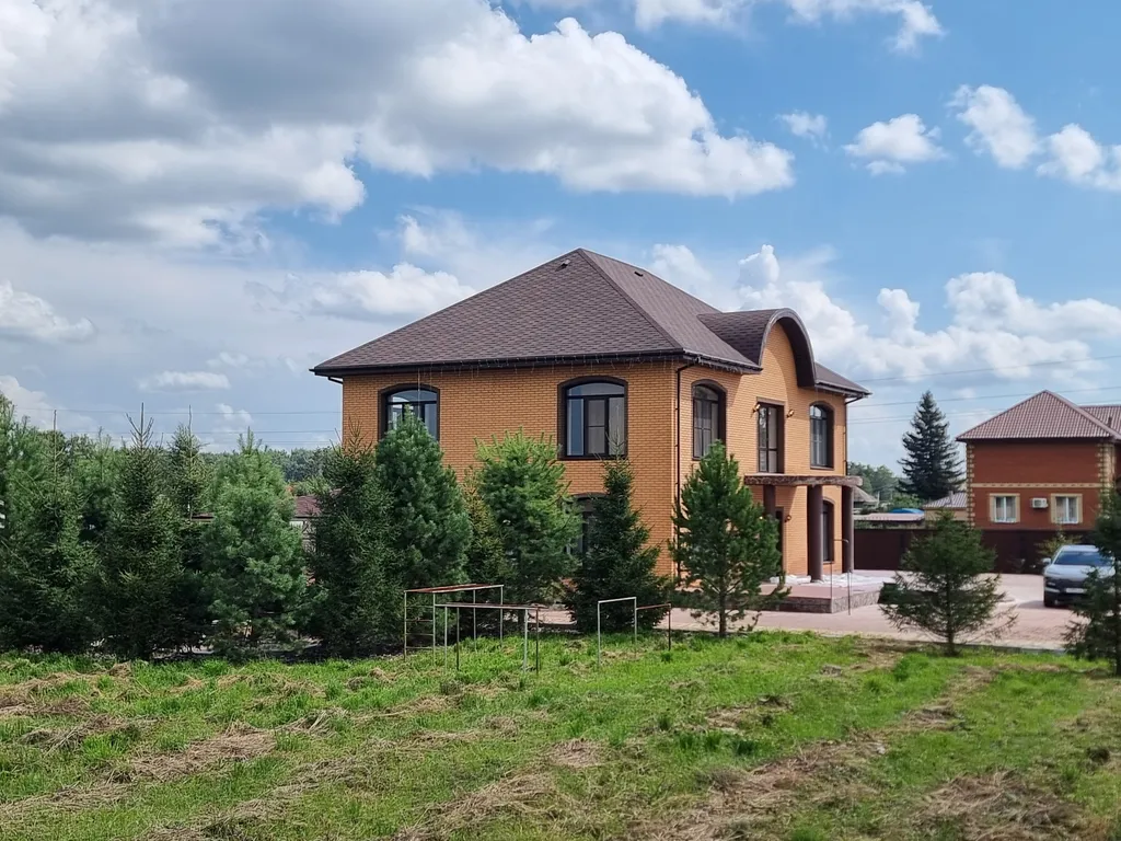 Коттедж с бассейном