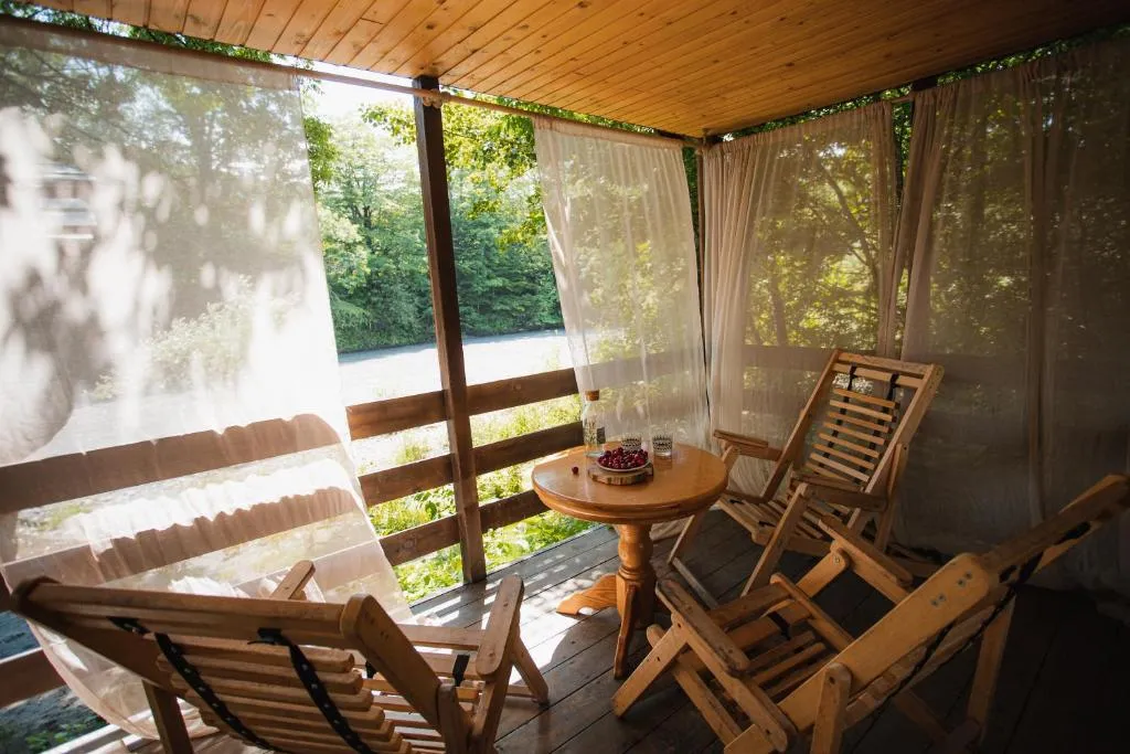 Коттедж в горном районе и на берегу реки