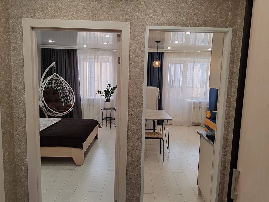 Евродвушка у Ледового дворца, стадиона Локомотив и вокзала