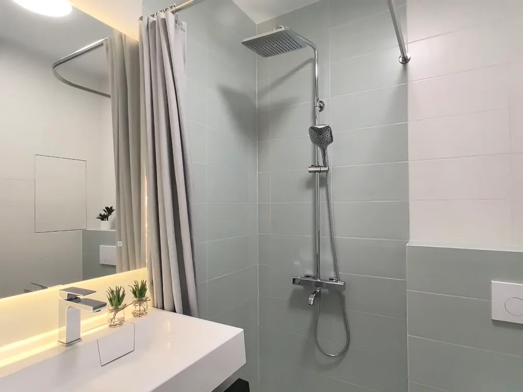 Однушка с большой кроватью и кухней-гостинной