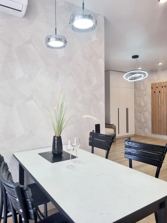 Дизайнерская евро двушка на 17 этаже с панорамным остеклением и видом на город