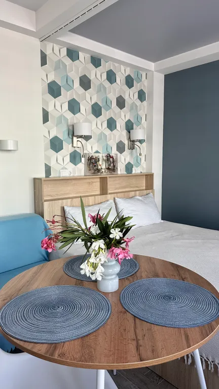 Студия с подогреваемым бассейном в клубном поселке