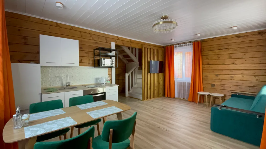 Уютный дом в центре поселка Хужир