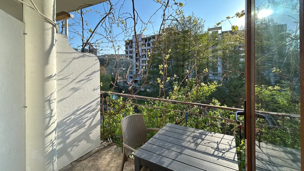 Солнечная студия с балконом