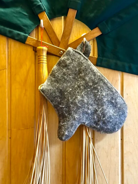 Дом-баня с большой верандой и массажной кроватью