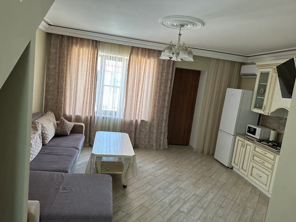 Коттедж у берега