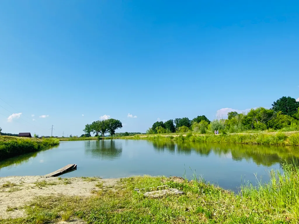 Бревенчатый 2-х этажный коттедж