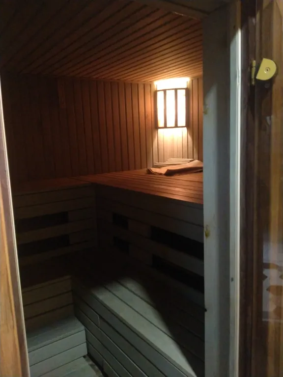 Домик с видом на лес