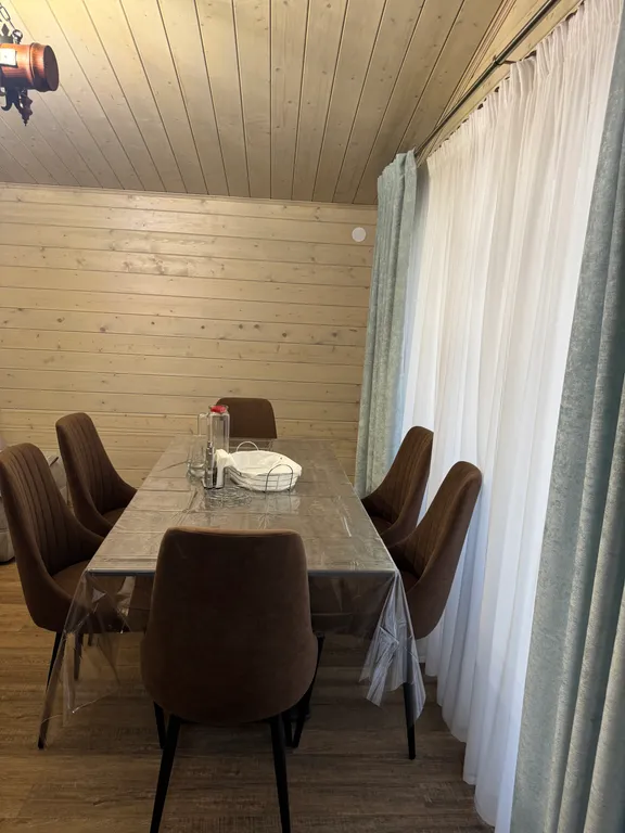 Коттедж Дом с панорамными окнами и видом на лес — Архыз