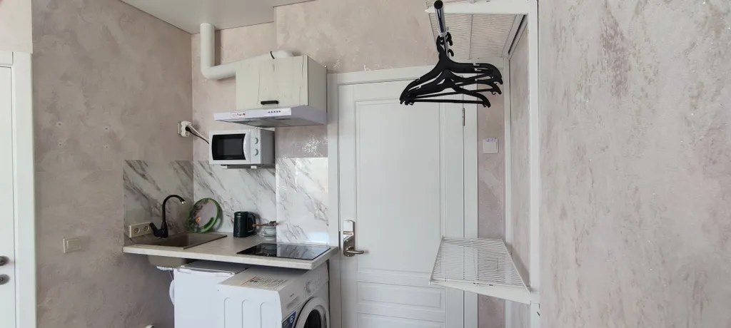 Квартира Квартира Студия с отоплением, кухней, стиралкой, балконом, парковкой, беседкой — Судак