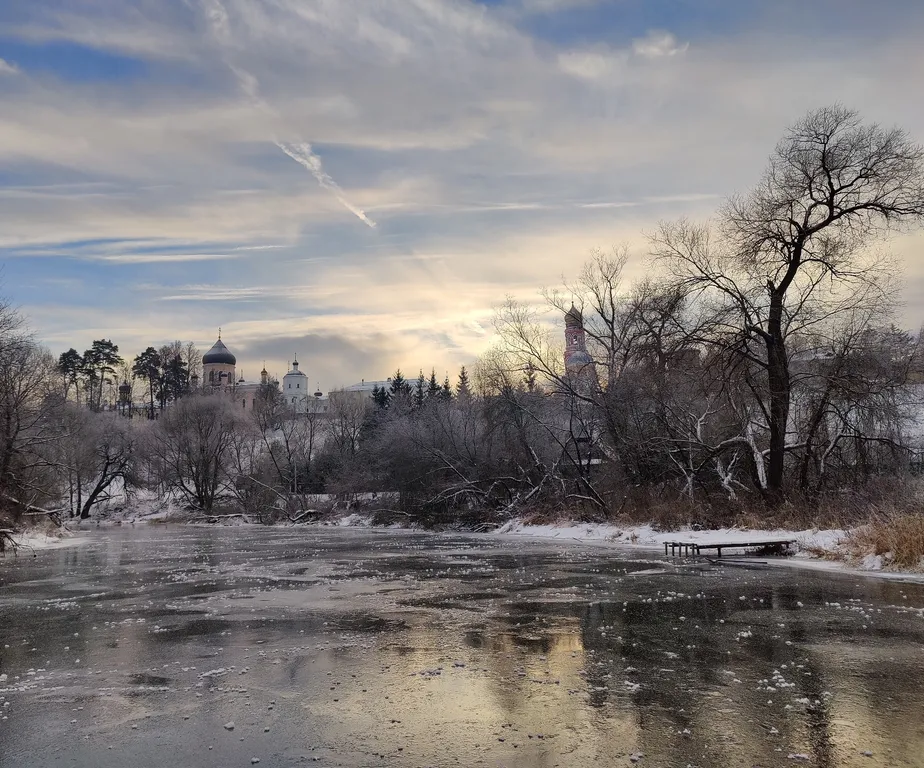 Коттедж Домик на берегу реки с сауной и горячей бочкой Фурако — Новый Быт