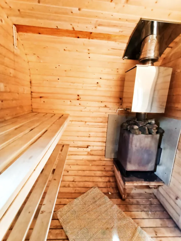 Остров Аннушки - уютные домики у реки