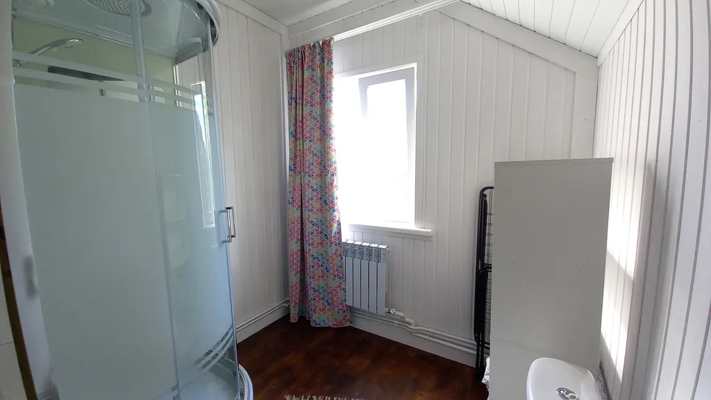 Дом в 2 километрах от озера