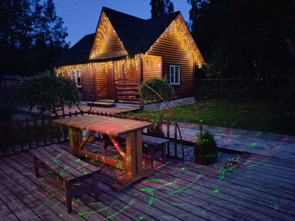 Уютный домик у леса с камином и сауной.
