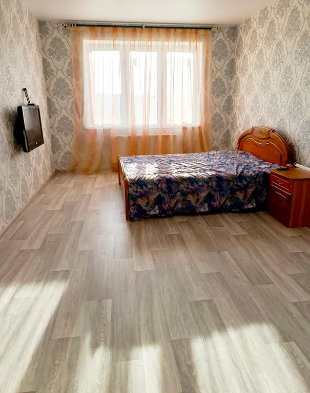 Просторная, чистая квартира — аренда посуточно в Смоленск