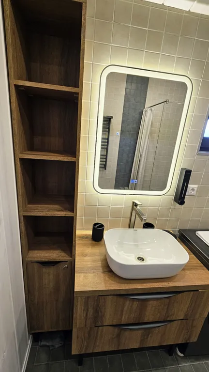 Далеко и надолго