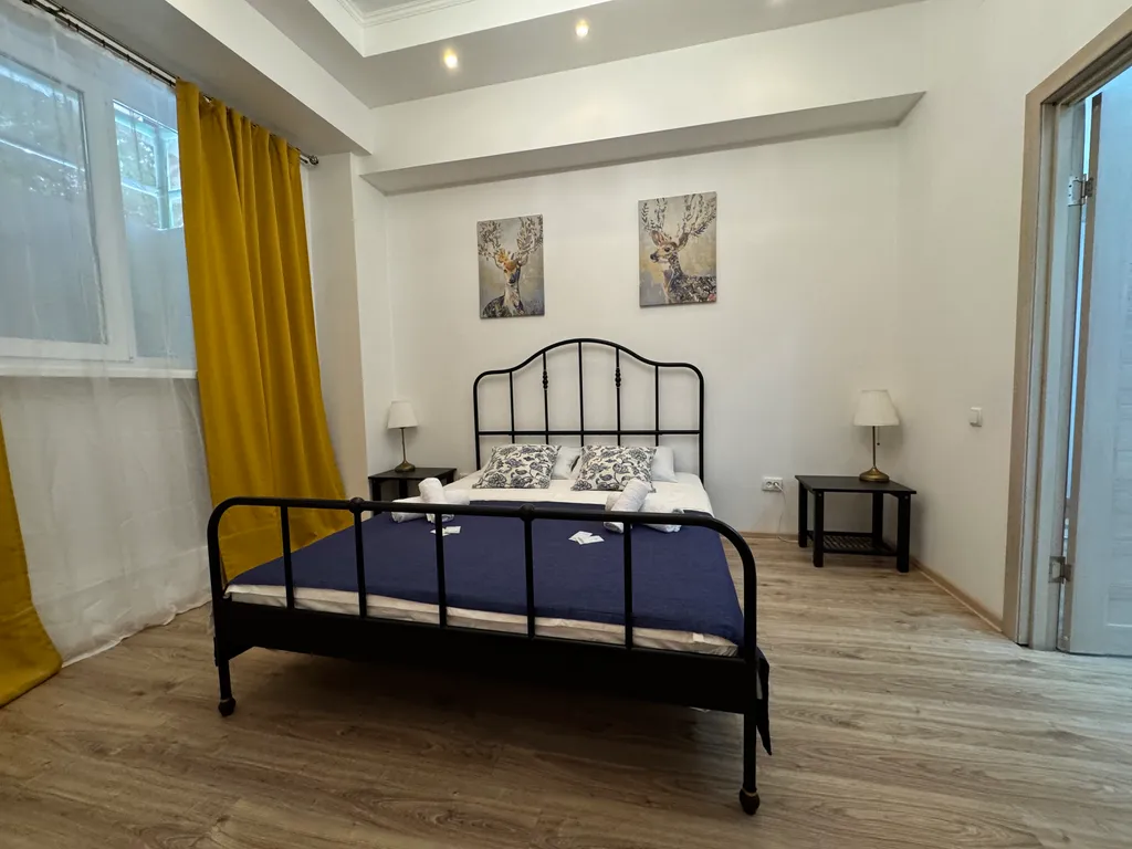 Квартира Отдельный двухместный номер в Ялте(Санузел и кухня общие) — аренда посуточно в Ялта