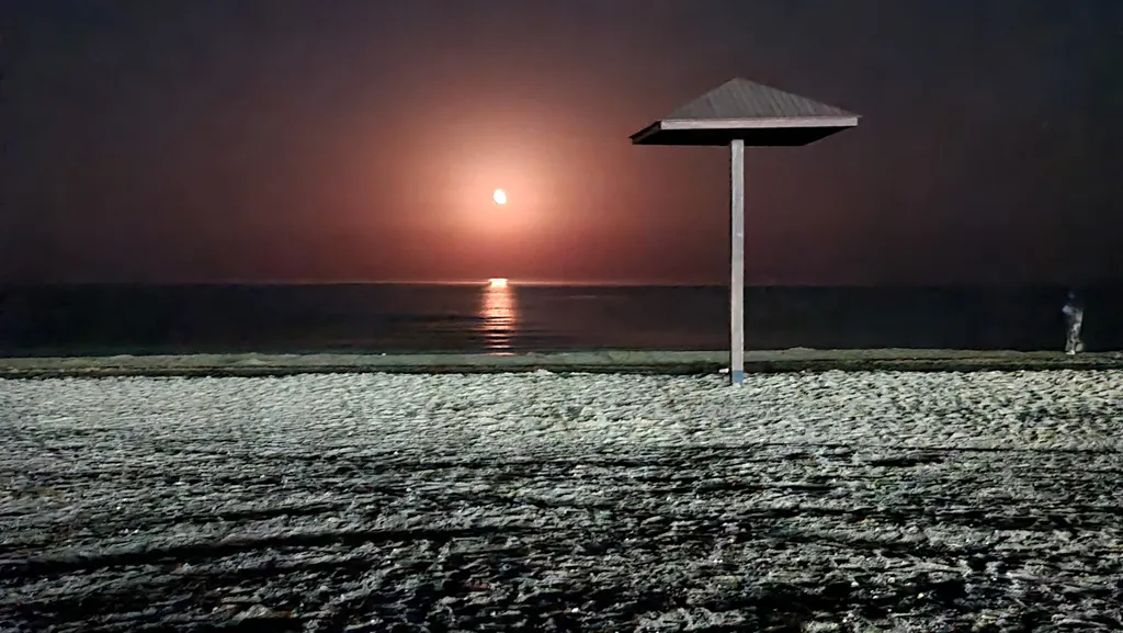 Дом у берега моря