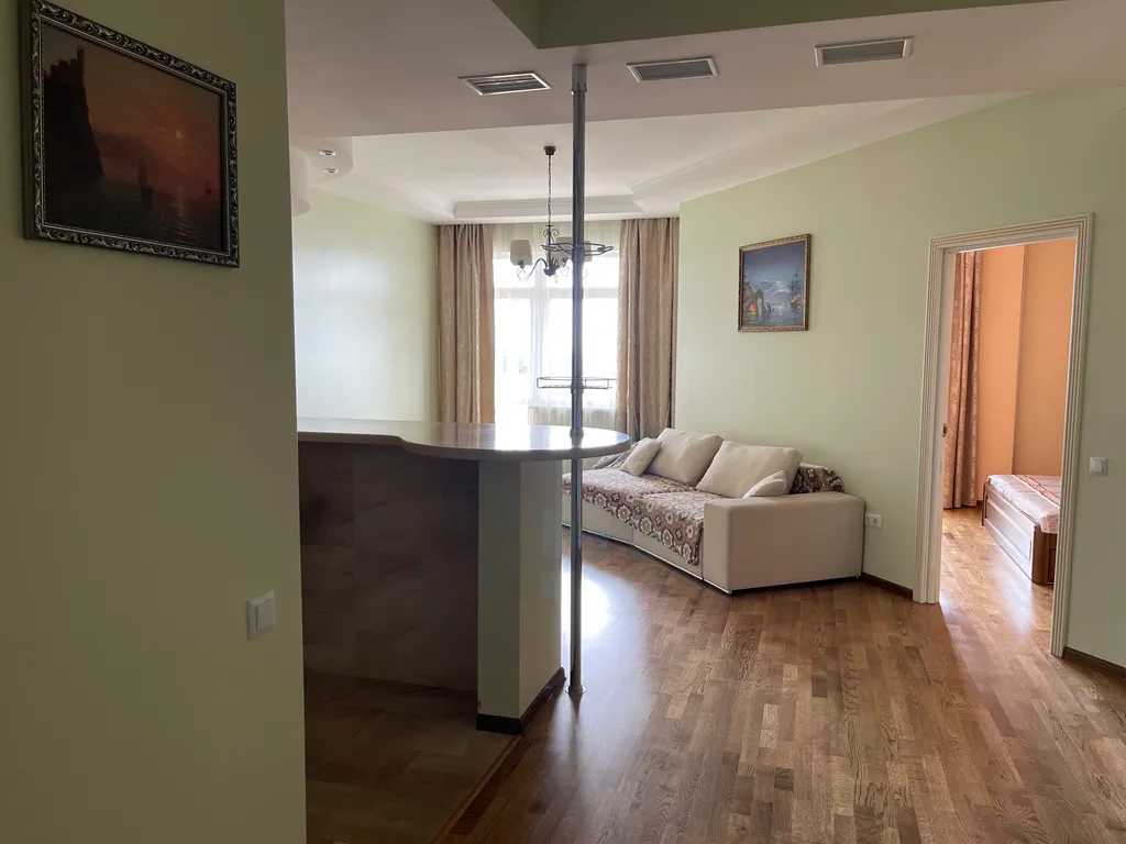 Видовая трехкомнатная квартира