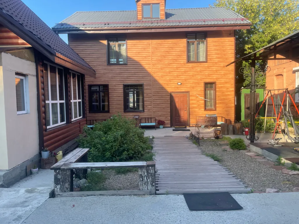 Дом с красивым видом на Ангару