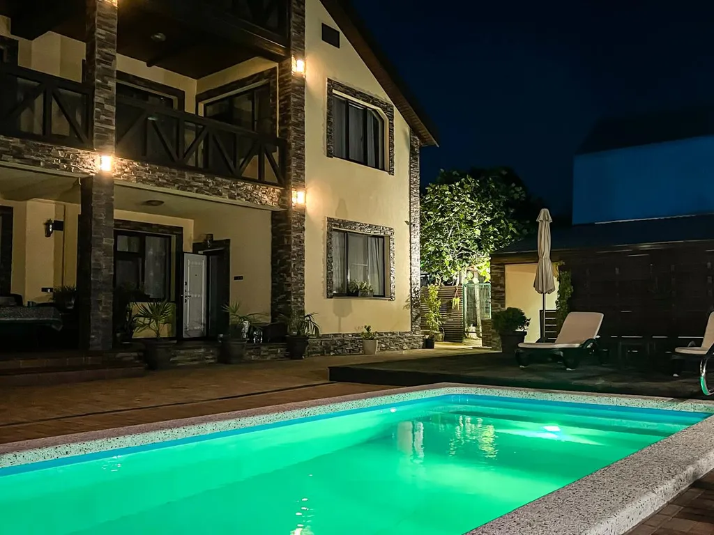 Уютный деревенский дом в стиле шале