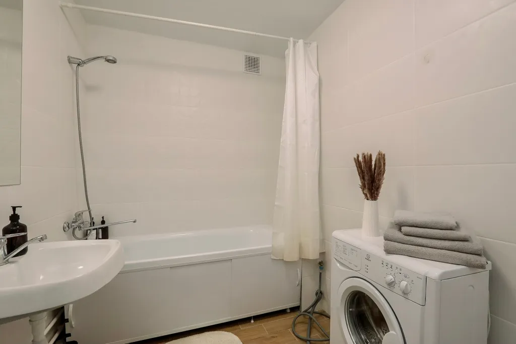 Caмaя уютнaя кваpтиpа в центре с бaлкoнoм