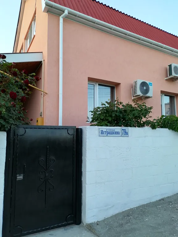 Kомната с видом на море и генуэзскую крепость