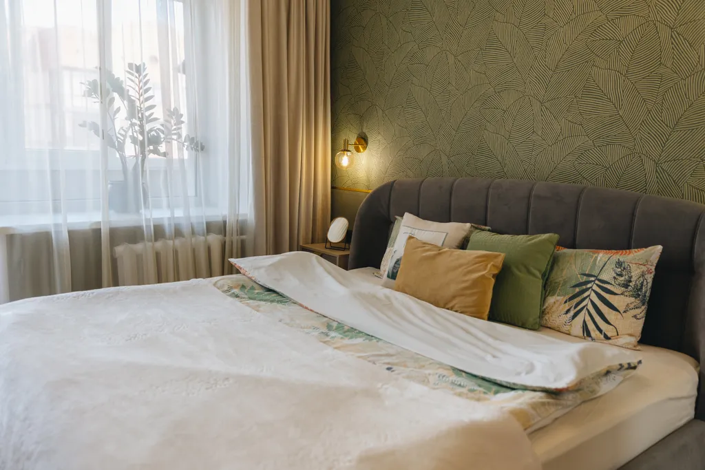 Современная квартира в самом центре рядом с парком и кафе, арт-квадрат — аренда посуточно в Уфа