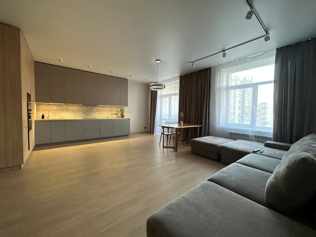 Большая дизайнерская квартира в центре, у стадиона и Мамаева кургана