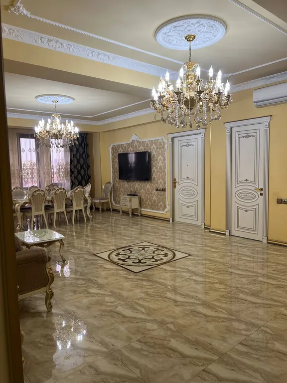 Квартира Luxury 5 bedroom property in the centre — аренда посуточно в Ереван