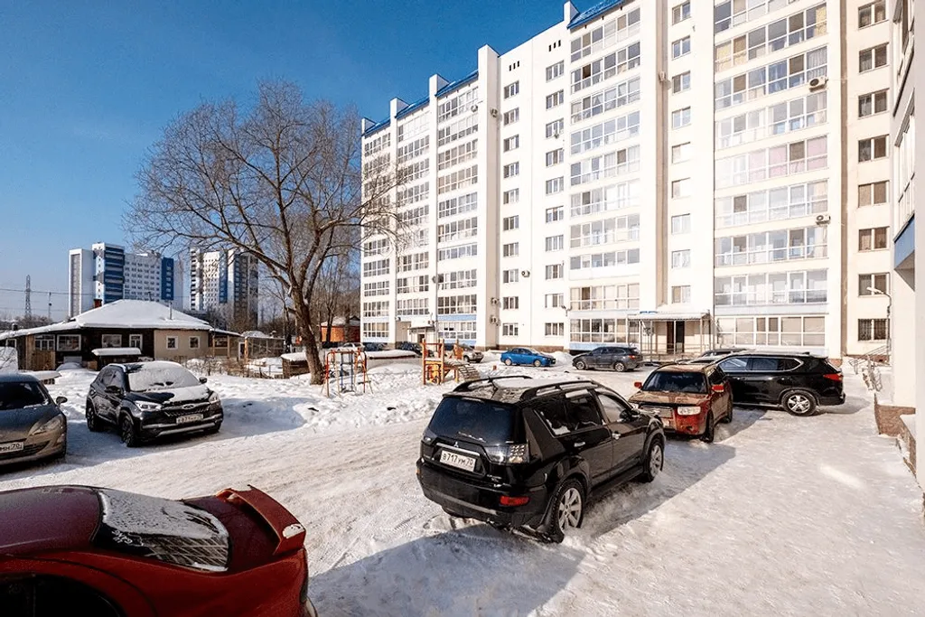 С панорамным видом рядом с проспектом Ленина