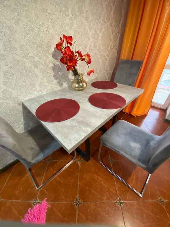 Апартаменты возле МНТК Федорова