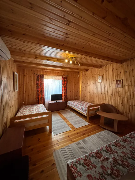 Коттедж Уютный дом в эко стиле, в 150 метрах от моря и пляжа со своим двором — аренда посуточно в Орджоникидзе