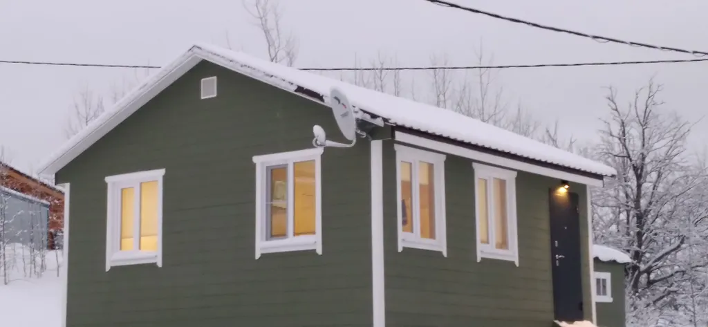 Небольшой дом на острове