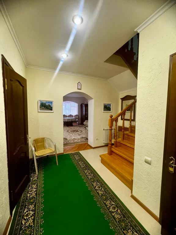 Уютная двухэтажная трехкомнатная квартира с евроремонтом