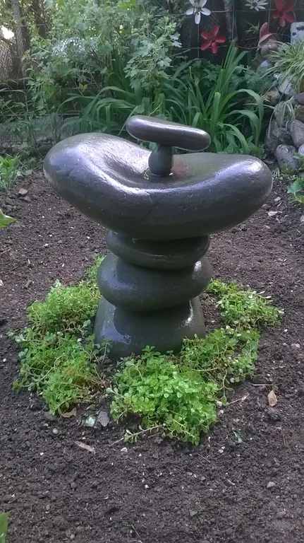 Дом 2 уровня со своим двором