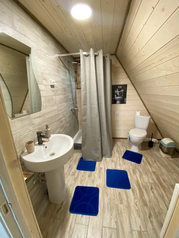 А-фрейм с бассейном