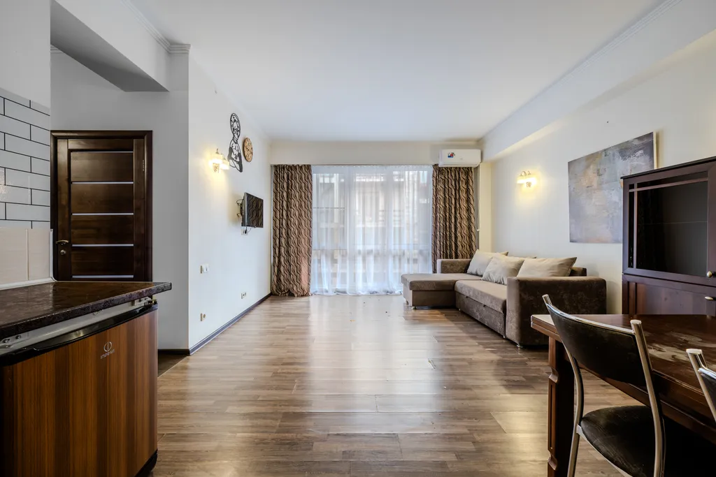 Апартаменты с балконом, 2 этаж, Семейное гнездышко с панорамой