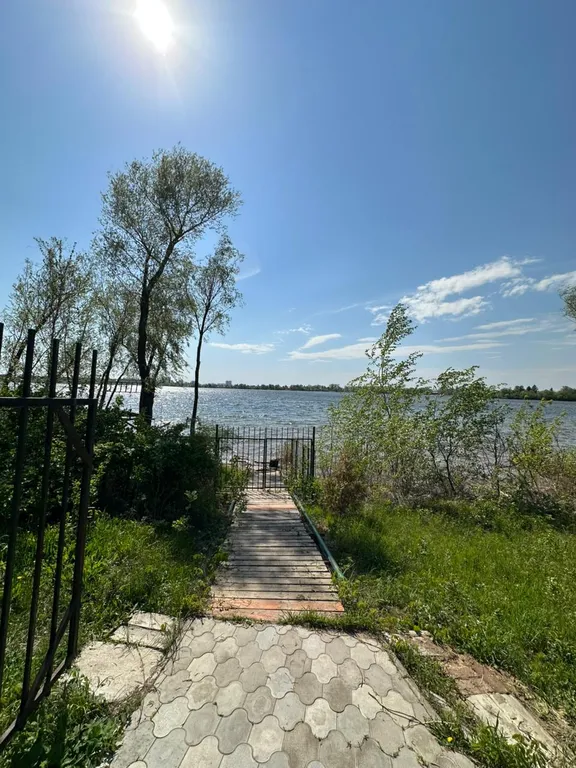 Дом с баней на берегу реки в 10 минутах от центра города