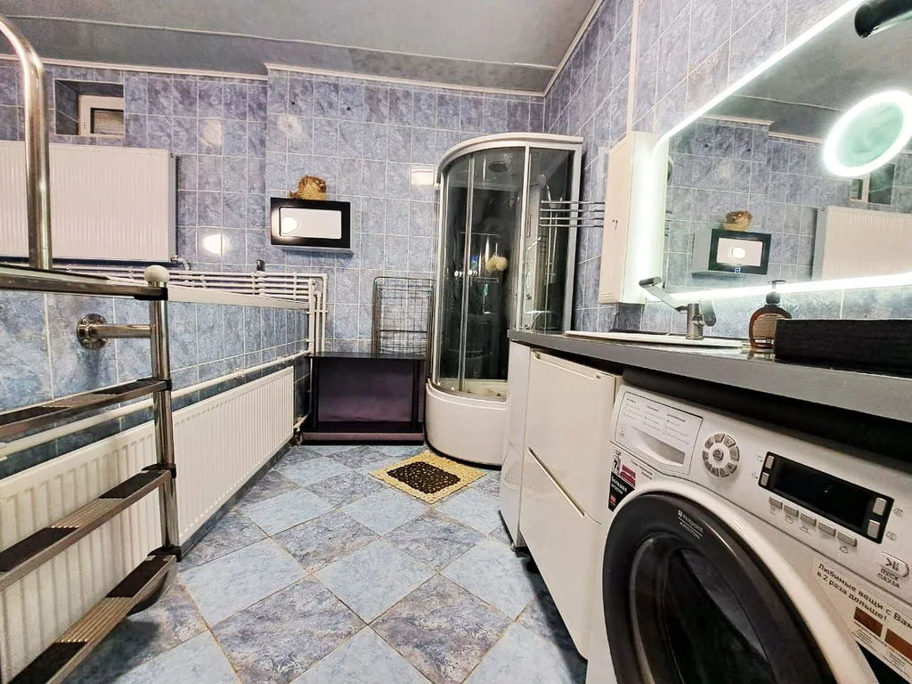 Коттедж Большой двухэтажный коттедж в стиле ампир с сауной и бассейном-купелью — Агалатово