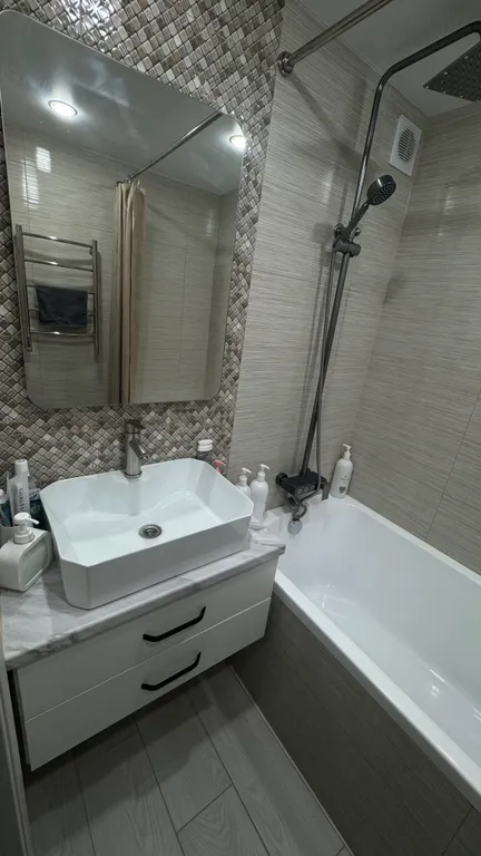 Уютная, современная квартира с новым ремонтом