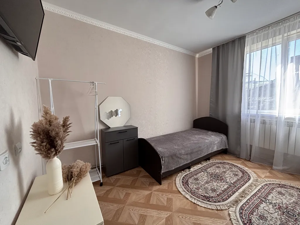 Коттедж Отдельный домик у парка — Кисловодск